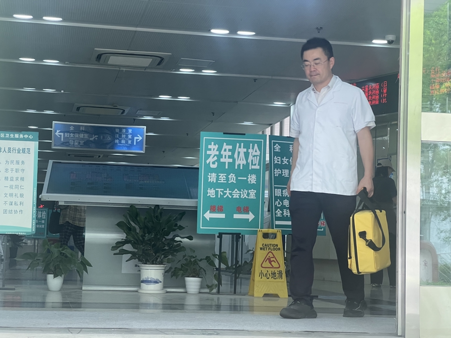 上海一年增加三千张家庭病床术后康复长期护理,为啥有的居民宁可选择在家里