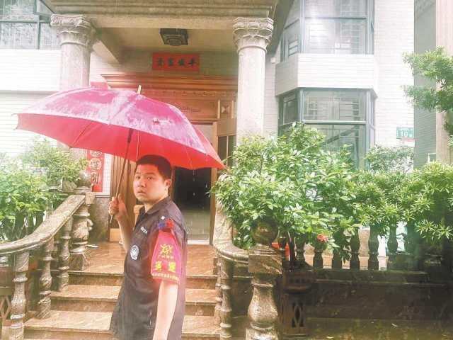 最后一推:汤伟鹏用生命定格担当